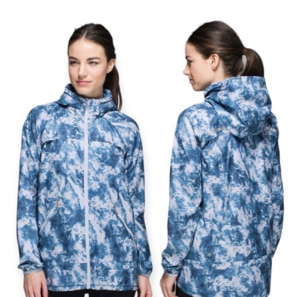 Lululemon Women’s Miss Misty Blue Pack It Windbreaker with Hood and Relaxed Fit